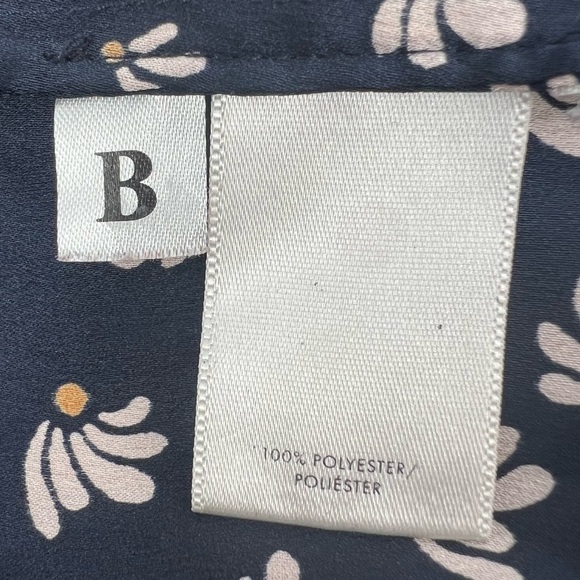 Ann Taylor Navy Cream Floral V Neck Cold Shoulder Ruffled Blouse Size XS Women’s - Picture 4 of 7